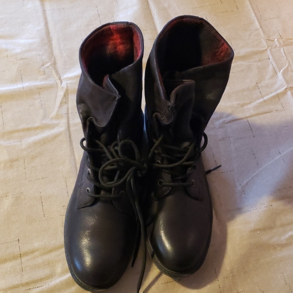 Black shoe boots 9.5 Womens